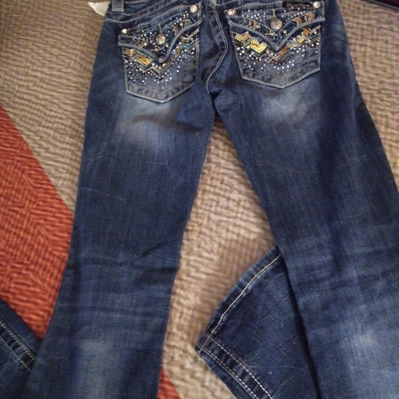 Jeans - Picture 2 of 3